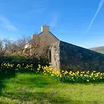 Hidden Hills Waterville - Private Farmhouse Holiday home *