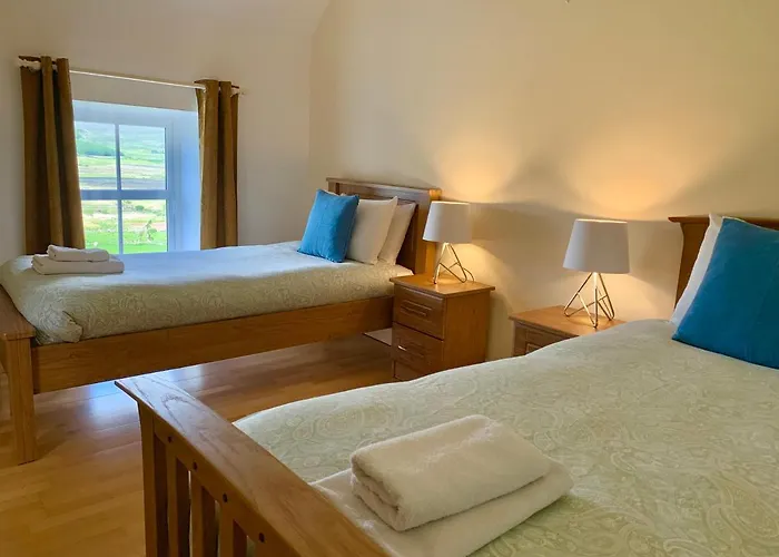 Hidden Hills - Private *